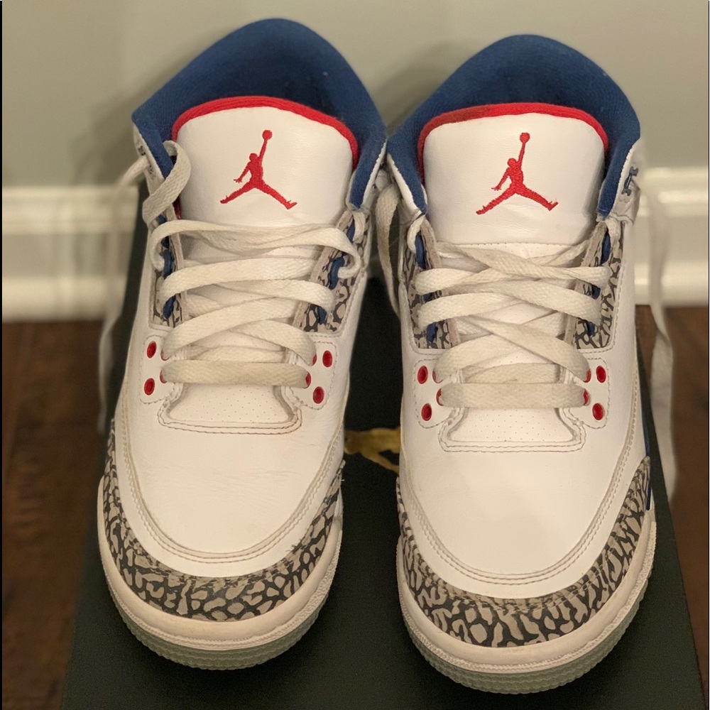 Air Jordan 3 Retro True Blues SIZE 6 YOUTH
